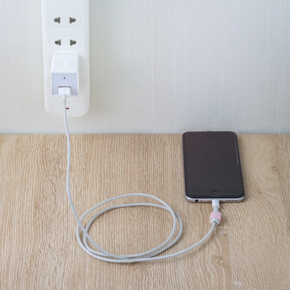 Hidden Camera with Night Vision and Motion Detection - USB Wall Charger